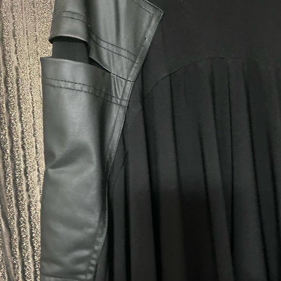 Women’s black skirt - Picture 3 of 6